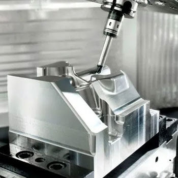 Cad iad na saintréithe muilleoireacht CNC